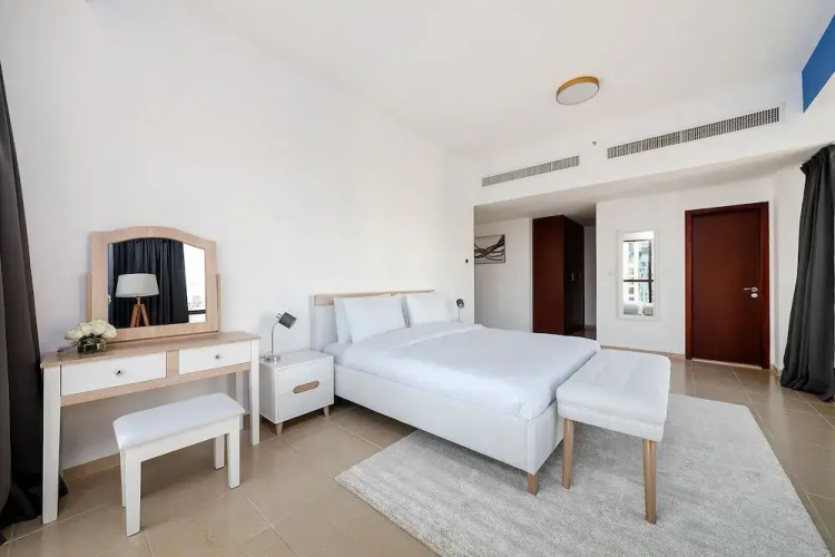 Panoramic Spacious City View 2BR Escape