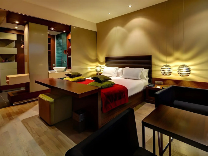 Olivia Plaza Hotel