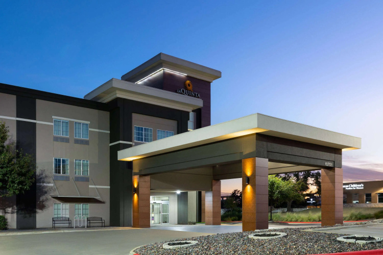La Quinta Inn & Suites by Wyndham Austin NW/Lakeline Mall photo 16