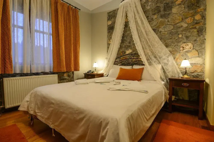 Karyatis Resort