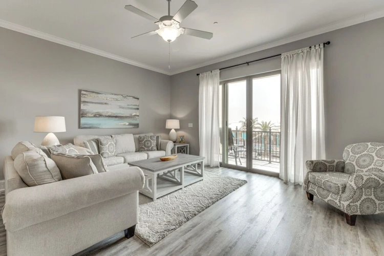 2 Bedrooms Apartment