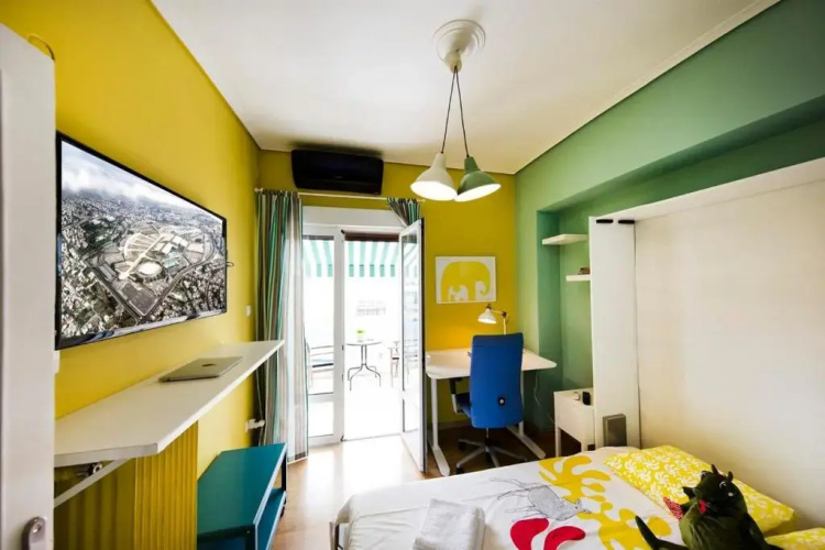Startupper's Pad in real Athenian neighbourhood