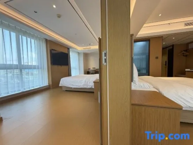 Quadruple Family Suite