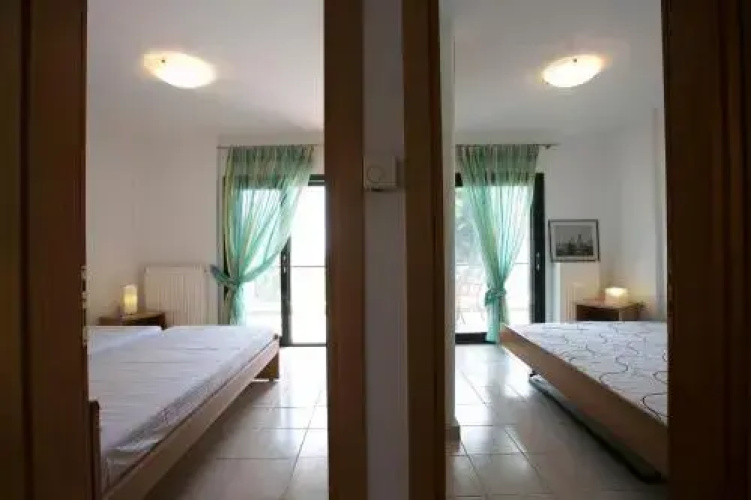 4bdr Beachfront House In Kalandra
