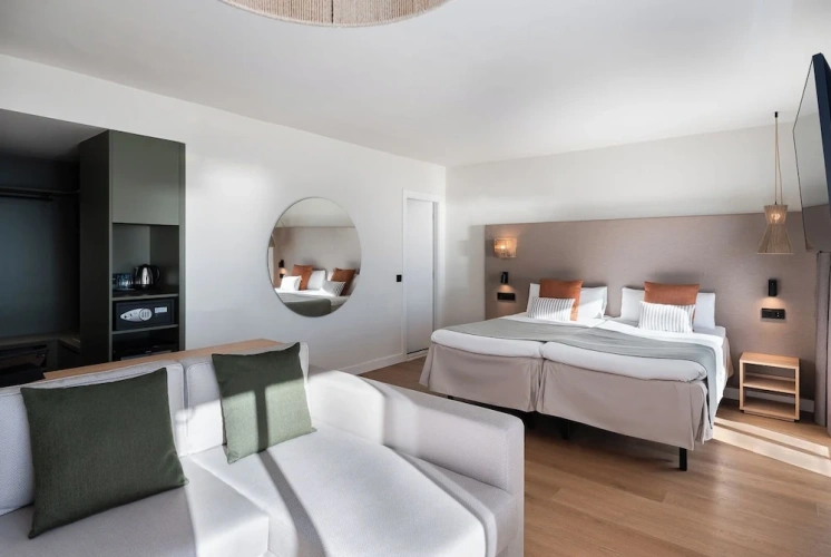 Junior Suite with balcony and with sea view