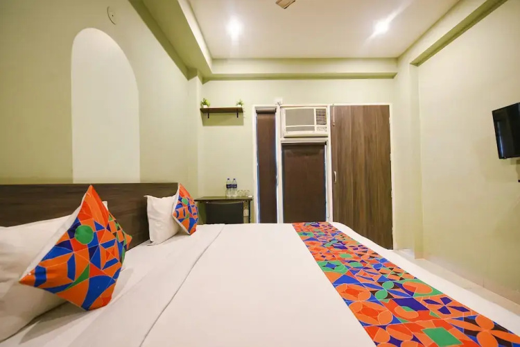 Fabhotel Alpha