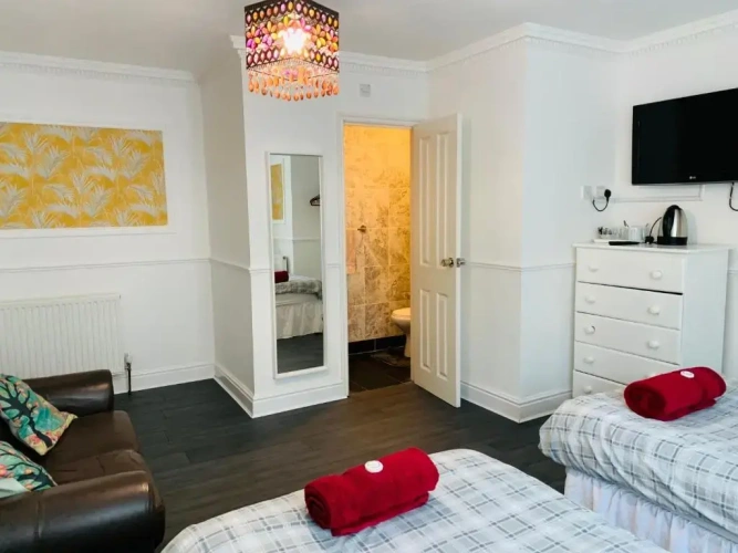 Standard Triple room