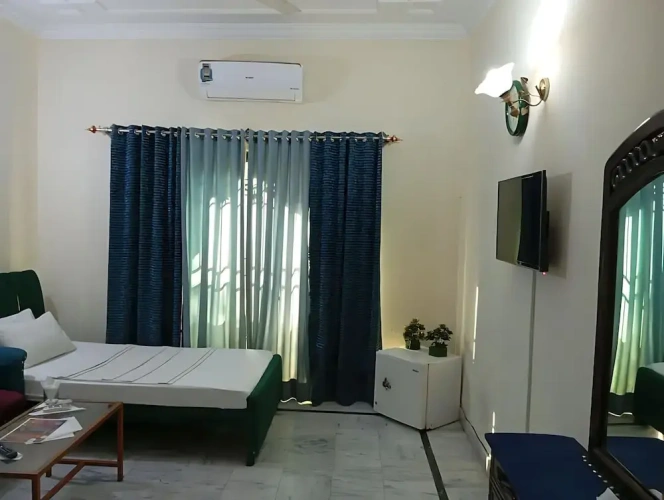 Standard Triple room