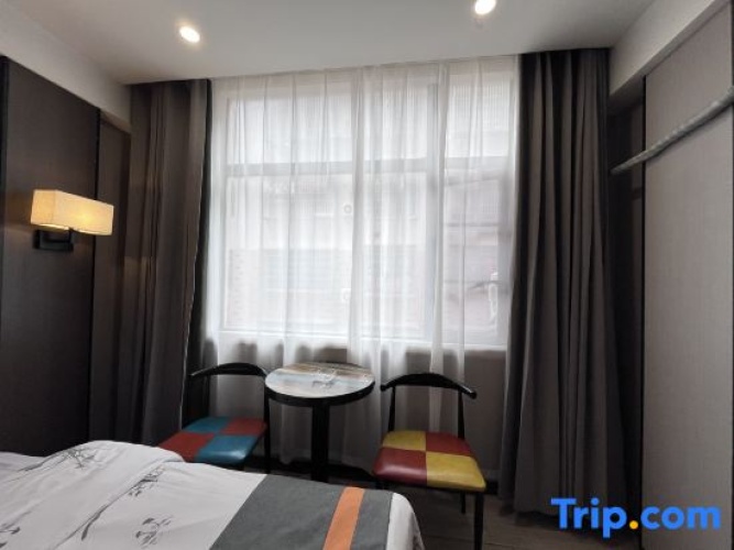 Standard Twin room with view