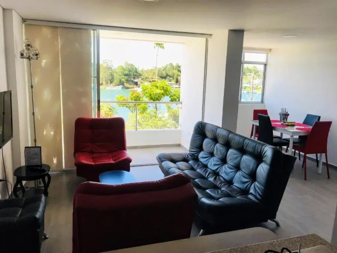 Apartment with lake view