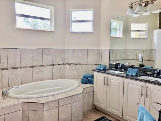 3 Bedrooms Cottage