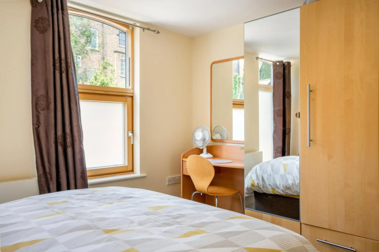 10 Summerhouse Mews