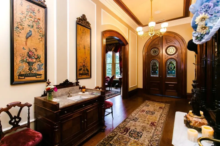 Silas W Robbins House Bed & Breakfast