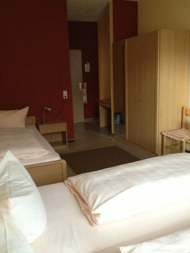 Standard Triple room