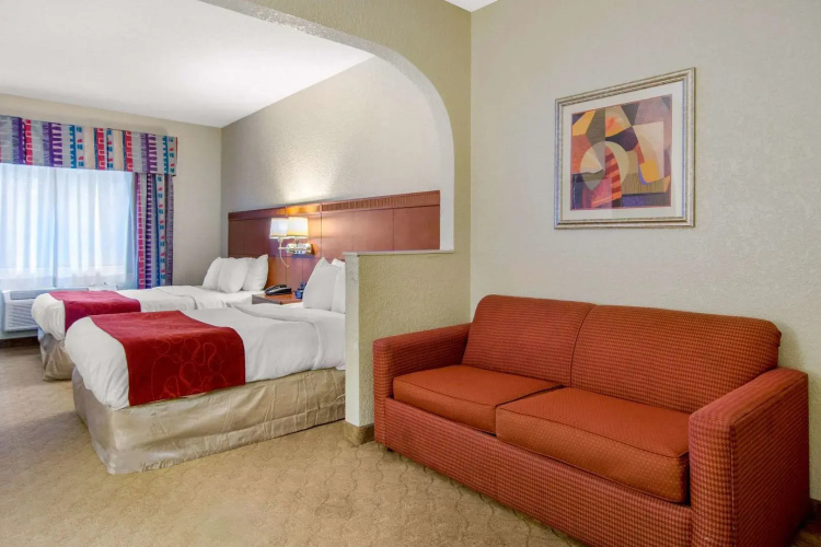 Spark by Hilton Duluth