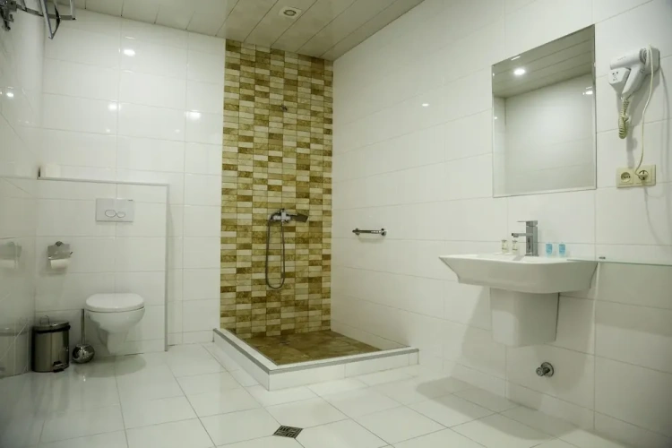 Deluxe Triple room with balcony and with city view