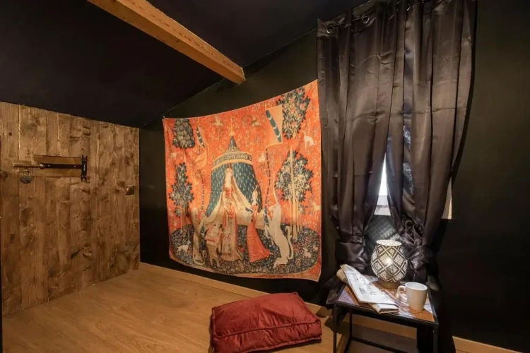 2 Bedrooms Double Apartment