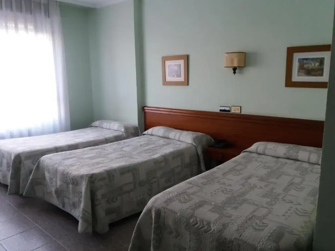 Standard Triple room