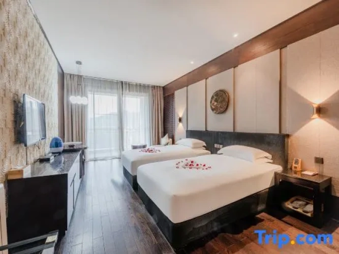 Standard Twin room with mountain view