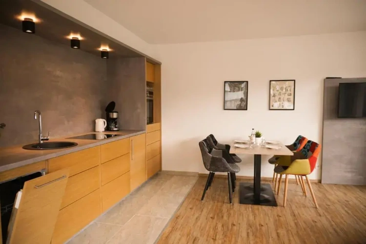 2 Bedrooms Apartment