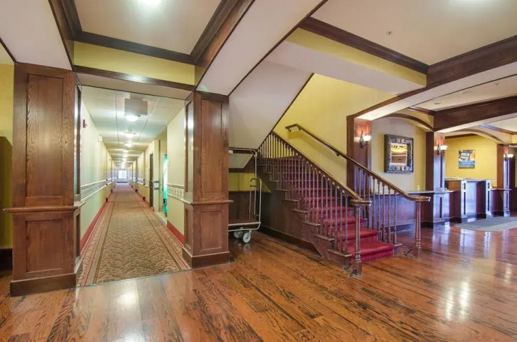 Sleep Inn & Suites
