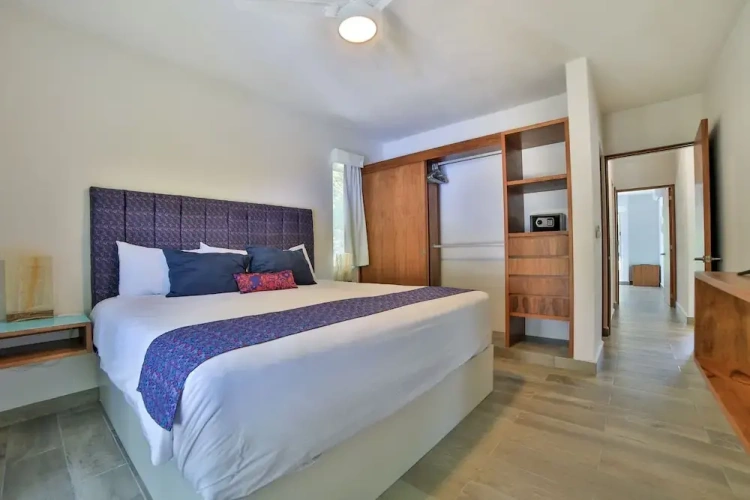 2 Bedrooms Apartment
