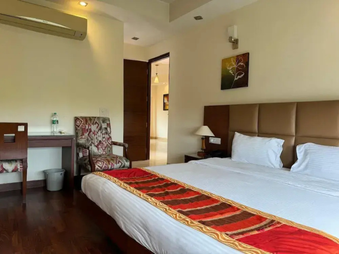 Ahuja Residency