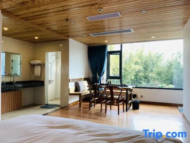 Deluxe Double room with garden view