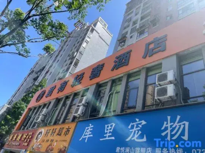 You have a light luxury hotel.