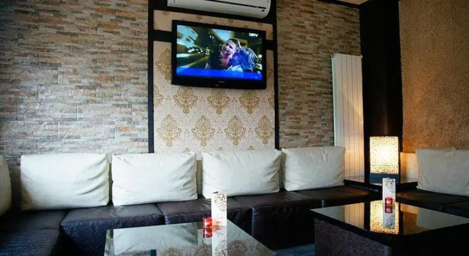 Hi-Life Family Hotel