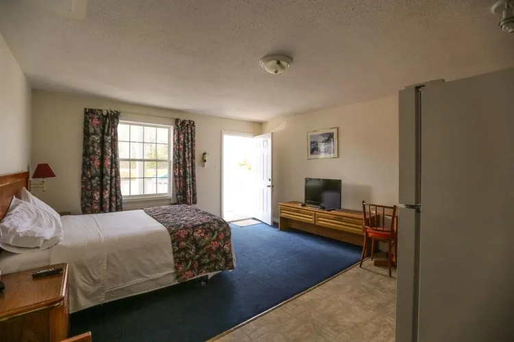Airport Inn