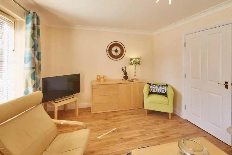 4 Bedrooms Cottage