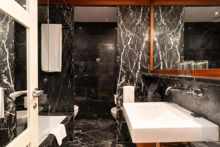 U232 Hotel photo 30