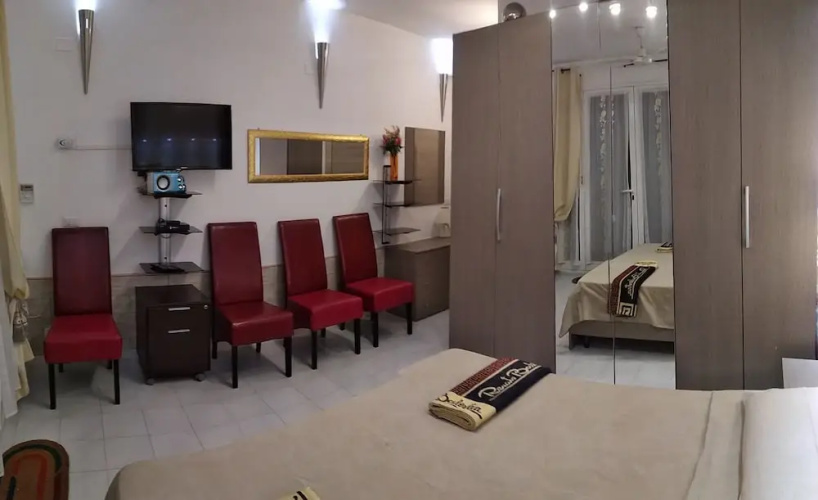 Apartment - Sleeps 3 & Swimming Pool