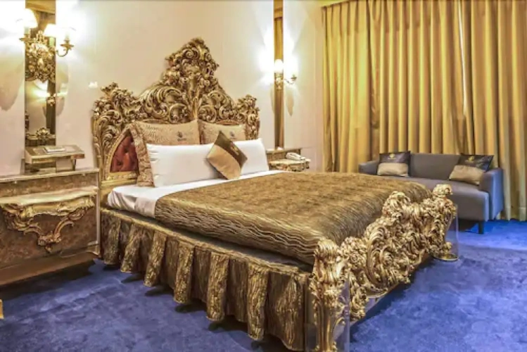 Economy room