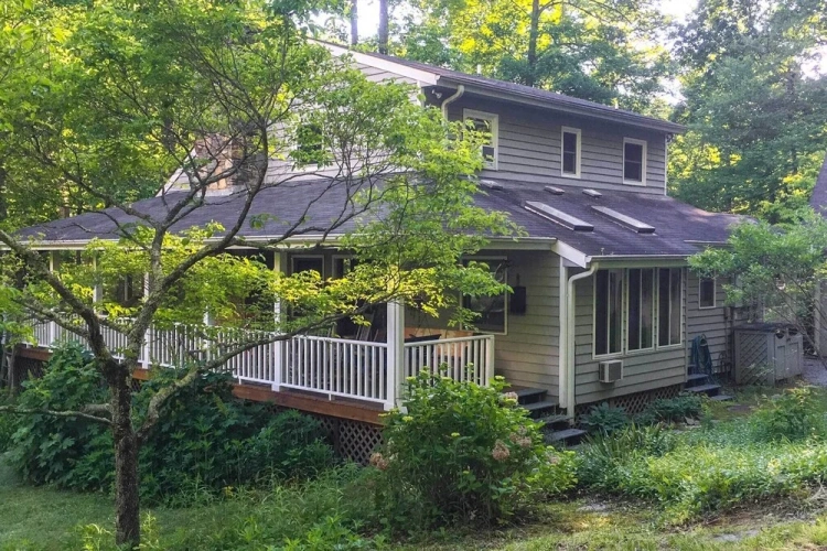 3 Bedrooms Cottage