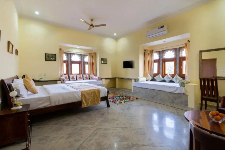 Deluxe Suite