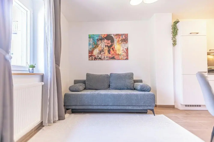 Modern 1BR 1LR Balcony City Centers