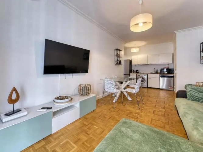 2 Bedrooms Apartment