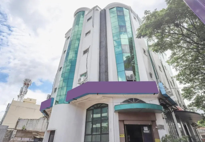 Town Hall Hotel By Oyo Rooms