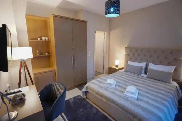 Zillis Apartments