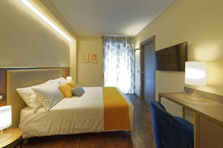 Red No. 3 Double room