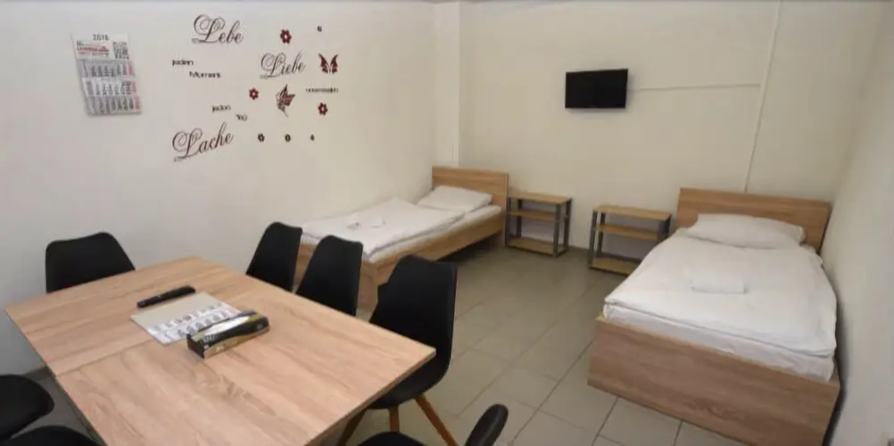 AB Apartment 83