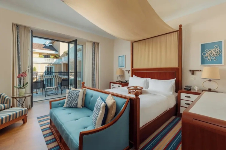 Premium Double room with balcony and with partial sea view