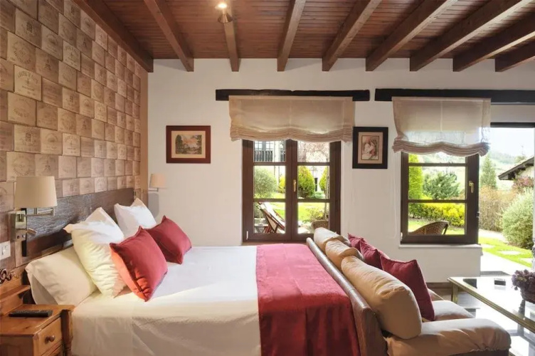 Apartamentos Llugarón