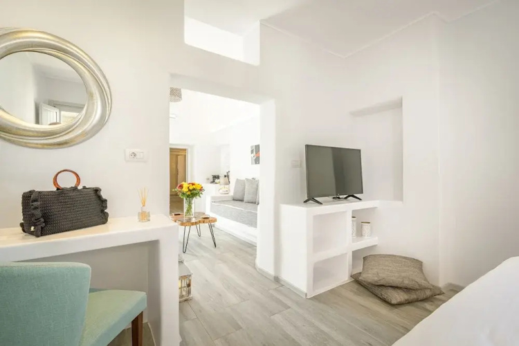 Amoramelia Suites