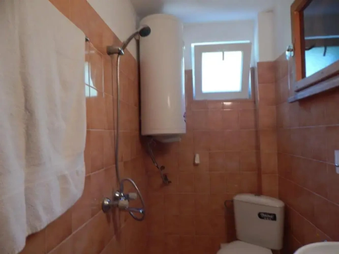 2 Bedrooms Cottage