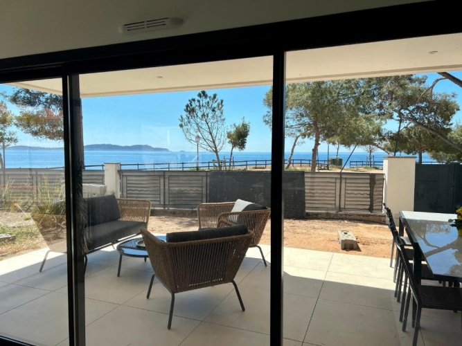 3 Bedrooms Apartment