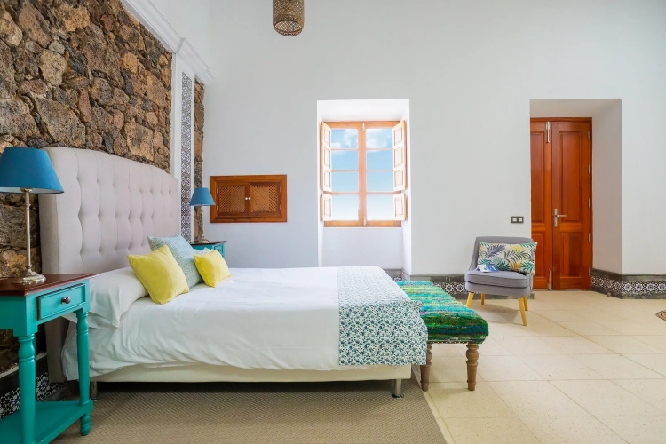 El Charco Suites