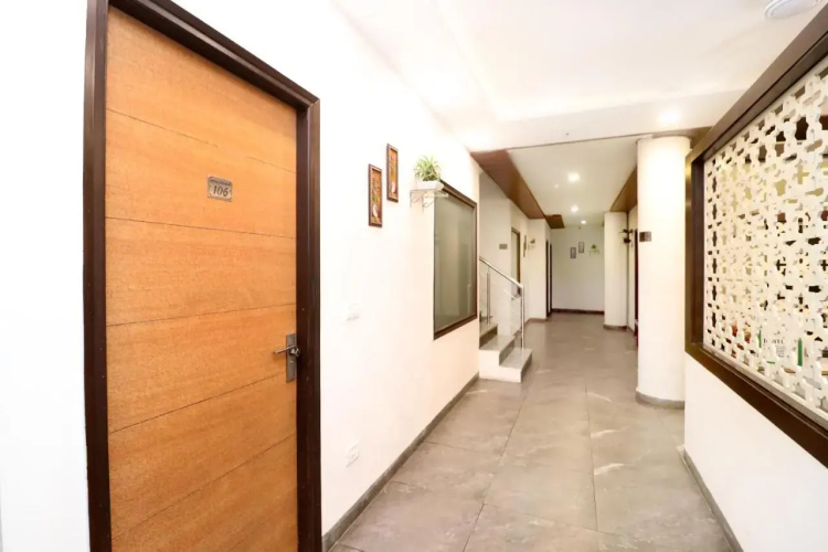 Treebo Trend Hotel Seven